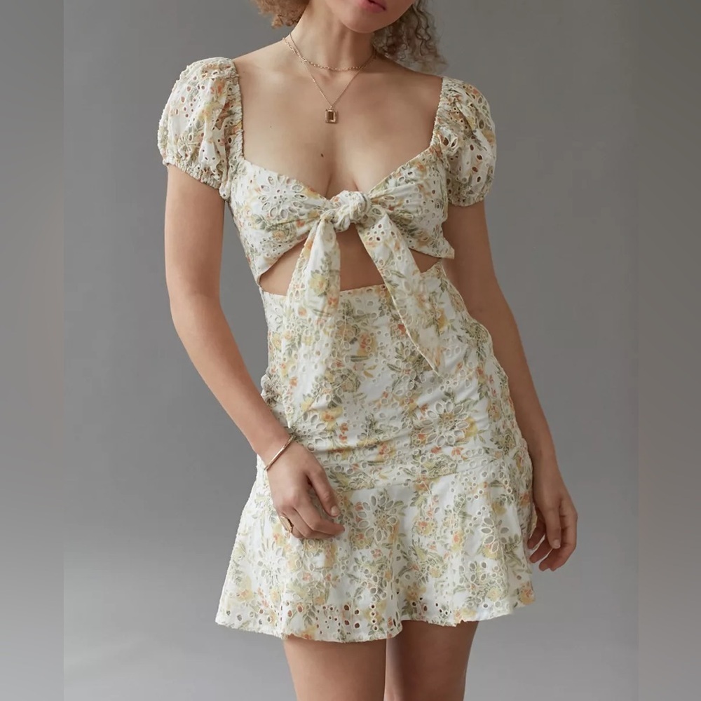 Urban Outfitters En Saison Floral Eyelet Puff Sleeve Tie Front Tiered Mini Dress